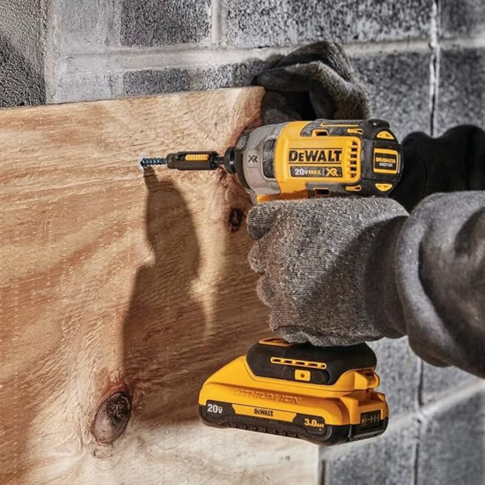 DeWalt DCF787D2 - Complete Portable Drill/Driver Kit